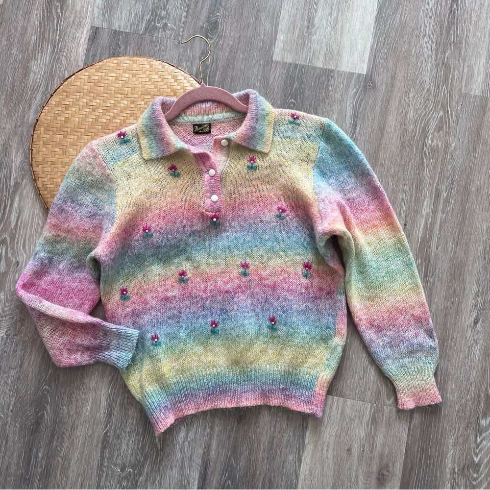 Vintage 1980’s rainbow rose embroidered sweater w/ collar‎ cottagecore dainty S